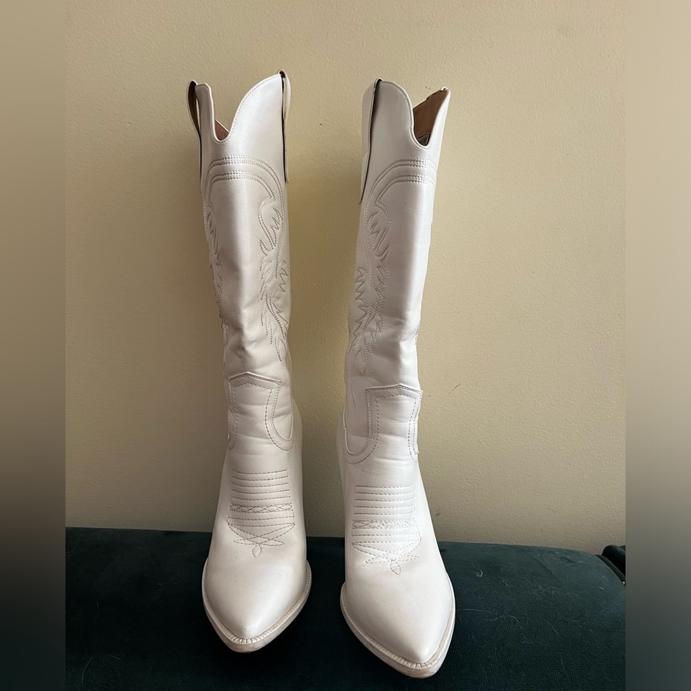 Adorable White Cowboy Boots